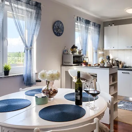 Plavi Val Apartmán *